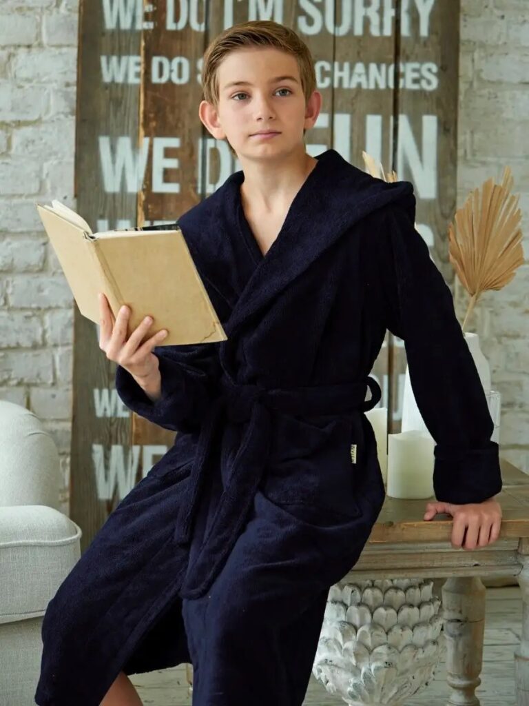 Подростковый халат с капюшоном Little gentleman категории «Премиум Турция» с именной вышивкой (Темно-синий)